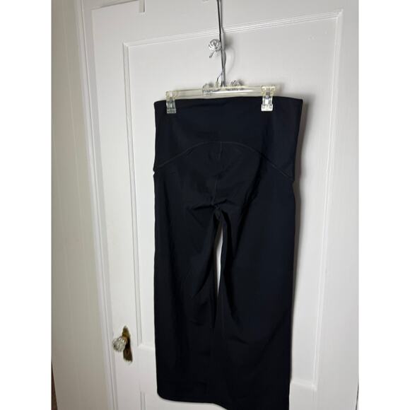 Spanx Booty Boost Black Yoga Flare High Rise Pants NWOT Women's Plus 1X - Picture 5 of 8